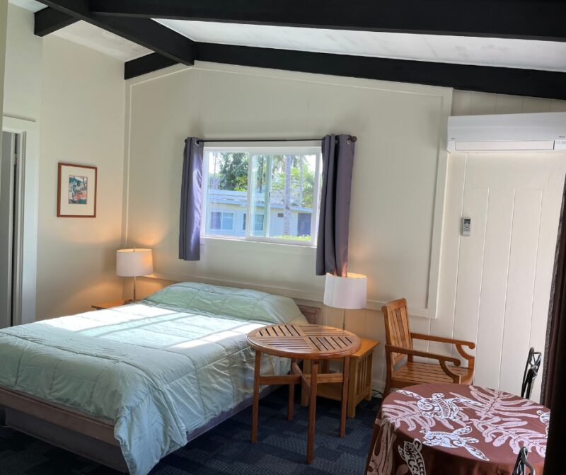 One-bedroom suite at Arnott's Lodge