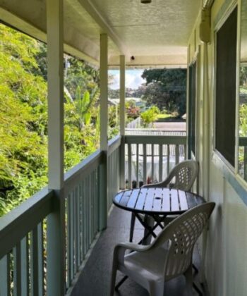 One-bedroom suite at Arnott's Lodge