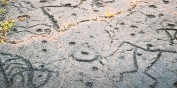 Pu’u Loa Petroglyphs