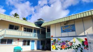 Arnott’s Lodge Hilo Hawaiian Hotel