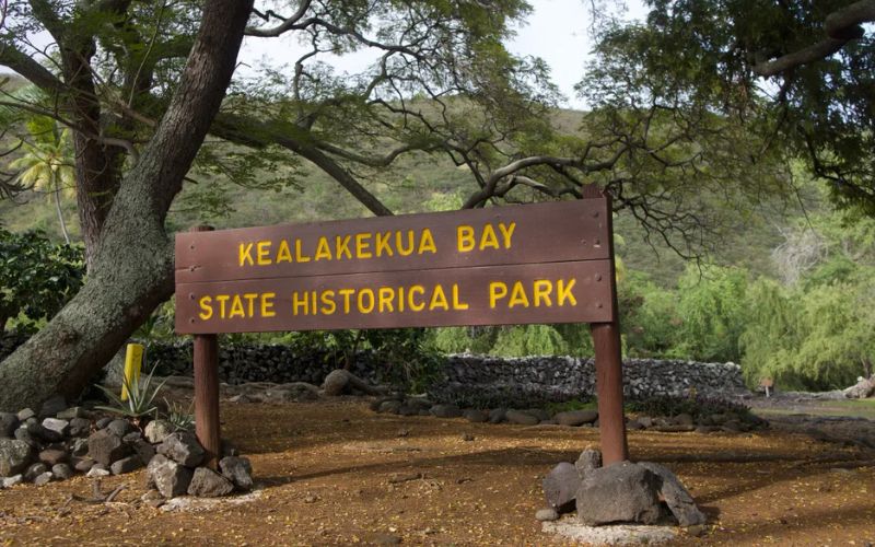 Ka’awaloa Bay - Captain Cook Monument Park